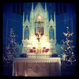 Holy Rosary high altar - Christmas